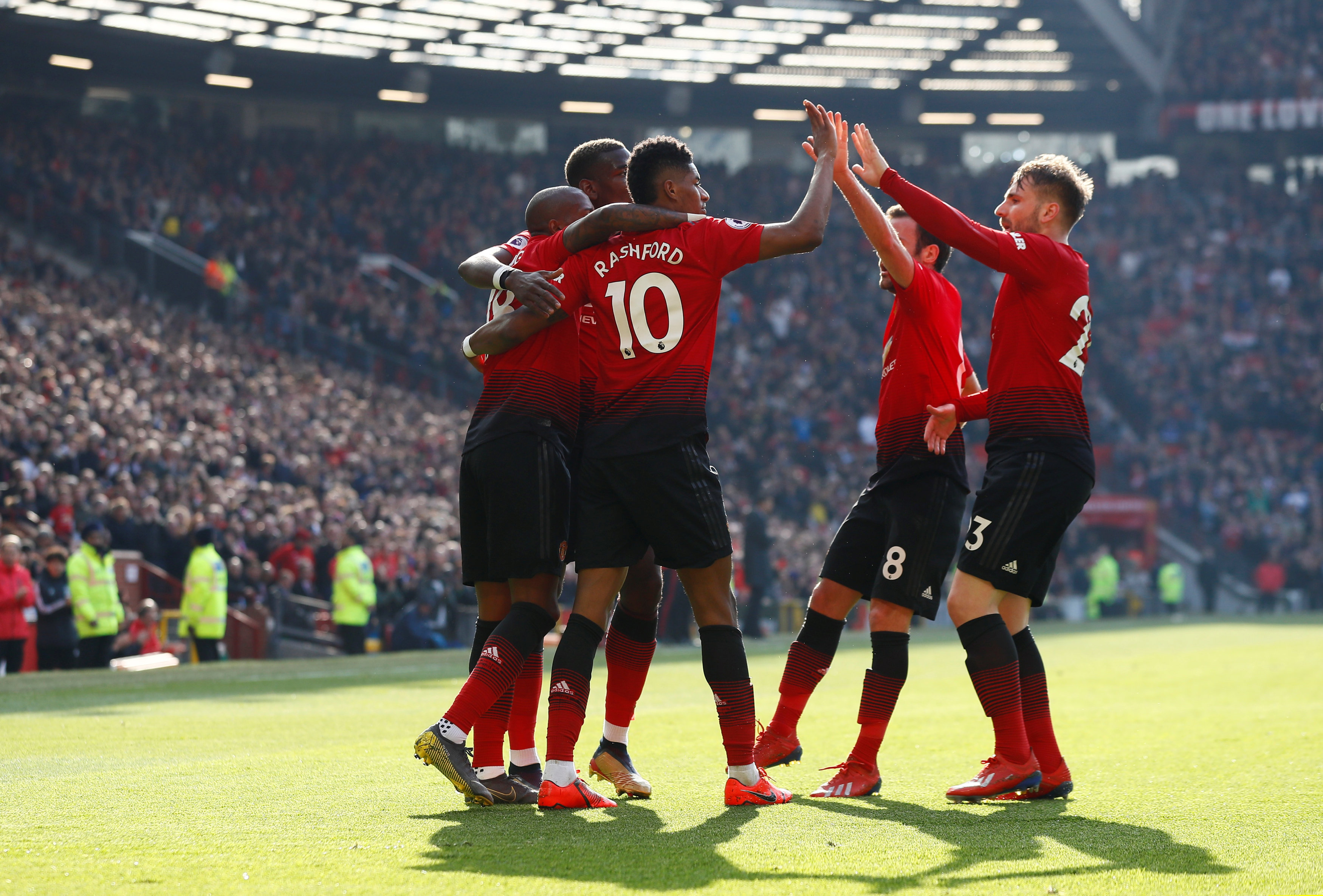 米奇：现在还没到对文班的上场时间不加限制的阶段 我们非常谨慎（米奇：目前还不会放开文班的出场时间 我们会谨慎对待）